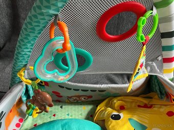 Bright Starts Deka na hranie 5v1 - 9