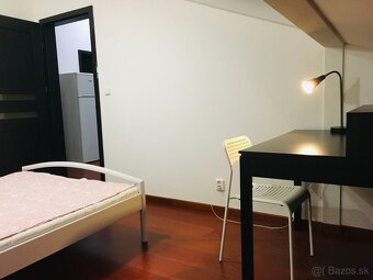 Izba na prenájom v centre mesta KE - 9