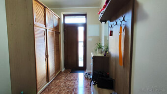 Na predaj krásny 4 izbový dom s možnosťou realizácie obytnéh - 9