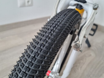 Plaste Schwalbe Billy Bonkers 16x2.0 + duse - napr na Woom 3 - 9
