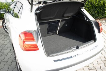 Mercedes-Benz GLA 200d 4TMATIC / AJ NA SPLÁTKY / - 9