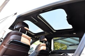 BMW 750Li xDrive 4.4 V8 BITURBO BENZÍN LONG M-SPORT 4X4 - 9