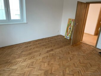 Dvojpodlažný dom v Ľuboticiach – ideálny domov aj investícia - 9