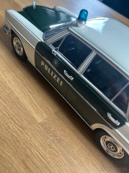 Mercedes-benz 220 W115 Polizei 1:18 MCG - 9