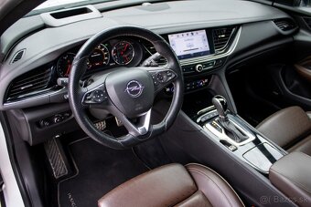 Opel Insignia 2.0 Turbo Innovation 4x4 AT8 - 9