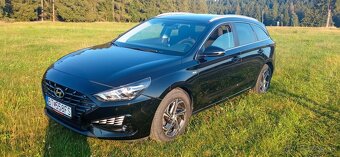 Hyundai i30 CW 1.5 T-GDi mHEV Family - 9