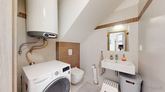 Na predaj priestranný 4-izbový dom v Stupave - 9