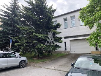 REZERVOVANÉ - GARÁŽ O ROZLOHE 22 M2 V GARÁŽOVOM DOME, AMERIC - 9
