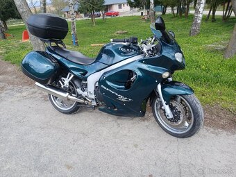 Triumph Sprint 955 ST - 9