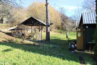 EXKLUZÍVNE-SPEKTRUM REALITY- Na Predaj  záhradná chatka s po - 9