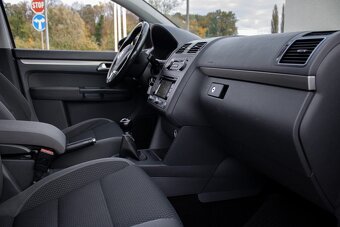 Volkswagen Touran - 9