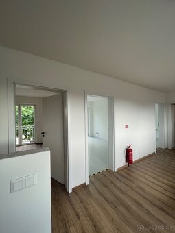 Priestory pre služby vo Veľkych Levároch. - 9