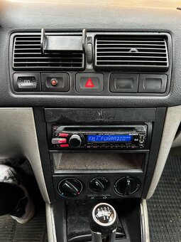 VW Golf IV - 9