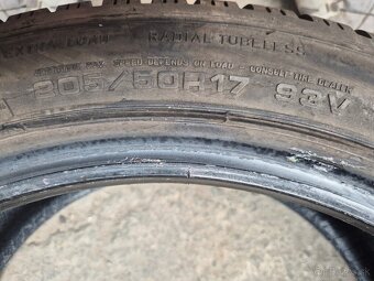 205/50 r17 zimné 4 ks DUNLOP dezén 9,2-7mm - 9