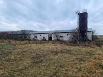 Ponúkame hospodárske budovy obci Chvalová. - 9