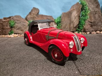 Prodám model 1:18 BMW 328 - 9