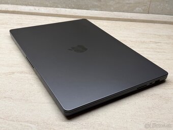 MacBook Pro 16" M3 Pro 12-CPU 18-GPU, 18GB, 512GB - 9