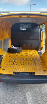Volkswagen Transporter T5 1.9TDI - 9
