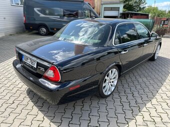 Jaguar XJ8 - 9
