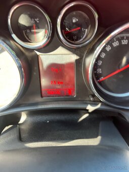 Opel Astra 2010 - 9