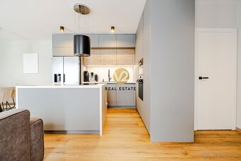 Novostavba – Kompletne zariadený rodinný dom s modernými tec - 9