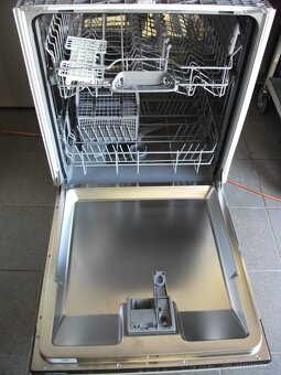 Vstavaná umývačka riadu š-60cm,zn.SIEMENS/Germanny. - 9