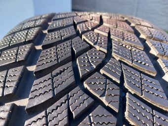 235/45 r19 zimne pneumatiky - 9