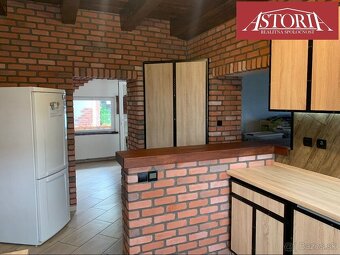 PREDAJ Kompletne zrekonštruovaný rodinný dom v Turanoch - 9