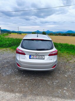 Hyundai i30 CW 1.6 benzín 99 kW - 9