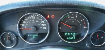 Jeep Wrangler 2.8 CRD Sport A/T - 9