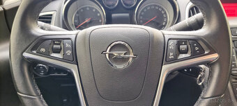 Opel Astra J 1.6 16V - 9