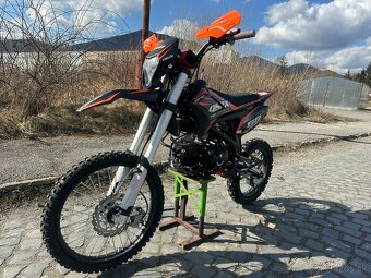 Predám čisto nový nejazdený Pitbike ASIX XB68 140CM3 + El. š - 9