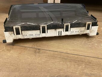 Prístrojová doska na VW PASSAT B4 variant - 9