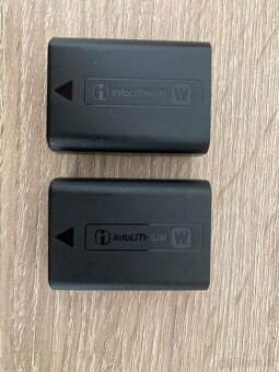 Sony ZV e-10 + doplnky na videotvorbu - 9