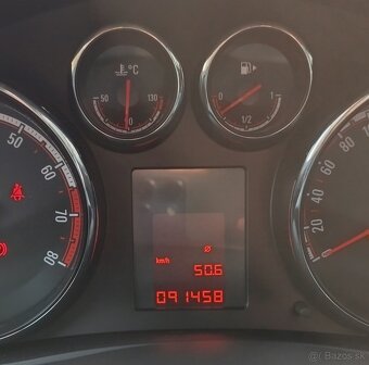Opel Meriva r. 2015 1.4 Turbo-benzín - 9