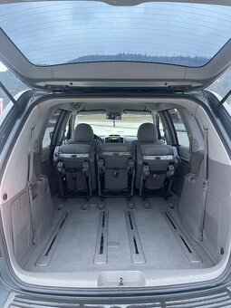 KIA Grand Carnival VQ - 9