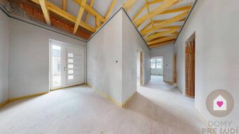 ZNÍŽENÁ CENA - 4 izbový RD bungalov 114,25 m2 na pozemku 533 - 9