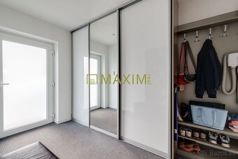 Elegantná novostavba 4,5-izbového domu v tichej časti Malaci - 9