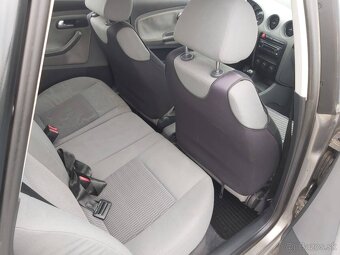 Seat Ibiza 1.4i 16V Signo - 9
