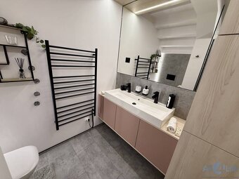 APARTMÁN - Komplet na mieru moderne zariadený s terasou v Hr - 9