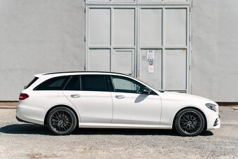 Mercedes-Benz E 220d Kombi 4MATIC A/T - 9