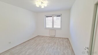 Veľkometražný 4 izbový byt s veľkou terasou a gáražou - 9