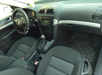 Predám Škoda Octavia Combi ll 1.9 TDI Elegance DSG - 9