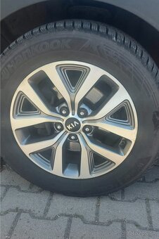 Predám Kia Sportage 1.6 Benzín - 9
