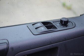 Volkswagen T5 Transporter Shuttle 2.0 TDI - 9