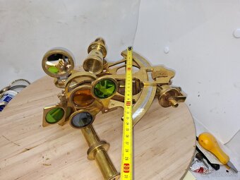 Predám starý velký Anglický námorný Sextant - 9