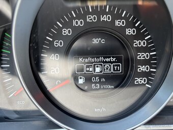 Volvo V40 Momentum 2016 - 9