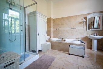 Predám 6 izbový dom 300 m² pozemkom 1 350 m² Bernolákovo - 9