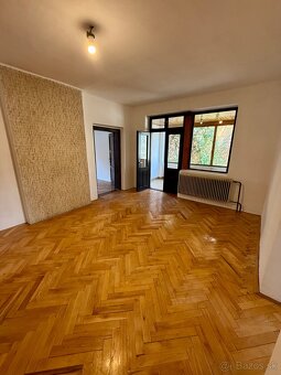 Na predaj penzion s rodinným domom v Štúrove - 9