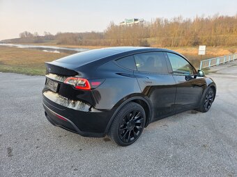Tesla Model Y Long Range AWD Dual Motor 09/2022 - 9